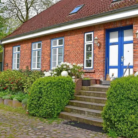 In Schultenbrook With Garden *